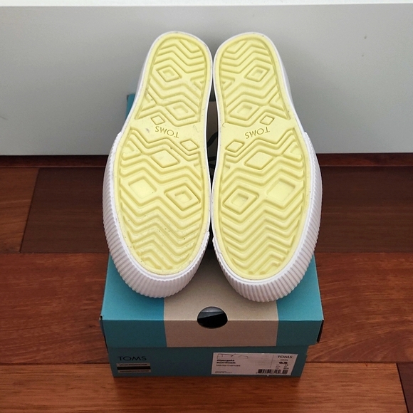 NWT TOMS White Alpargata Boardwalk White Canvas platform espadrilles. Size 6.5. - Picture 6 of 7